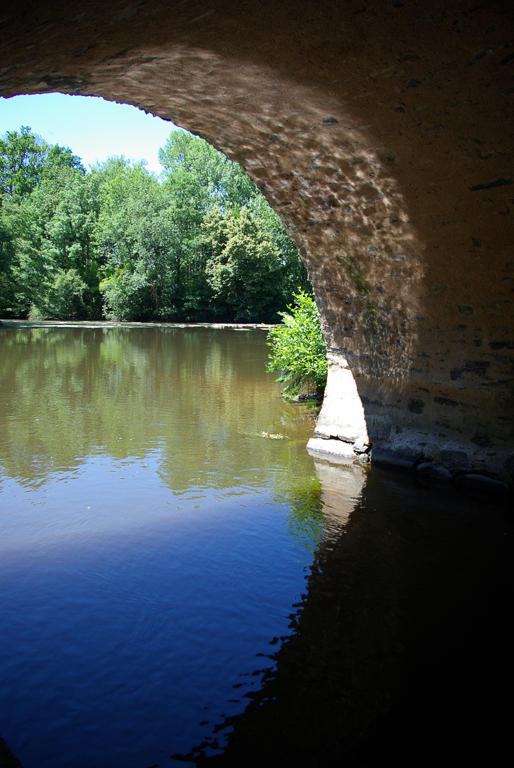 sous-le-pont-vezere – Larcenette - 750 x 1120 jpeg 350kB